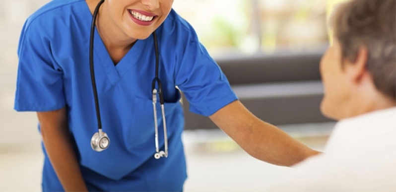 Enfermeira Geriátrica Preço na Vila Ré - Enfermeira Que Cuida de Idosos